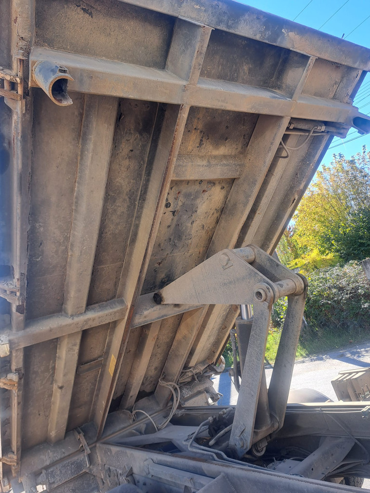 Camión volquete para transporte de materiales áridos RENAULT MIDLUM 180: foto 17