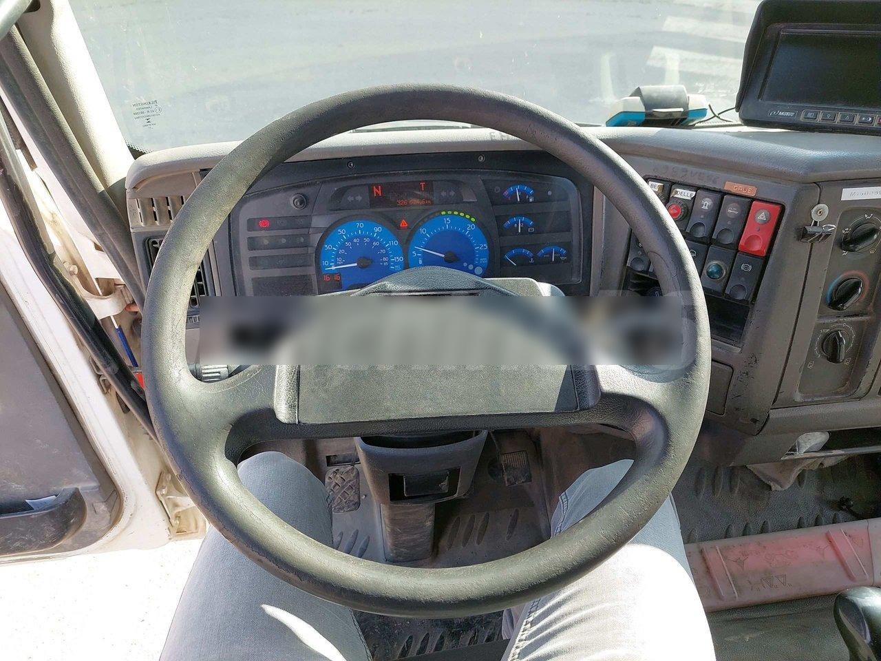 Camión volquete para transporte de materiales áridos RENAULT MIDLUM 180: foto 8