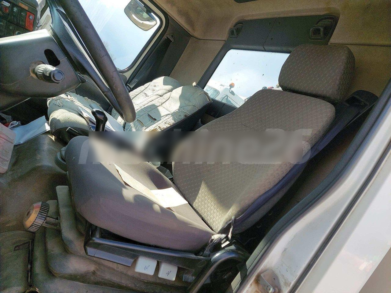 Camión volquete para transporte de materiales áridos RENAULT MIDLUM 180: foto 6