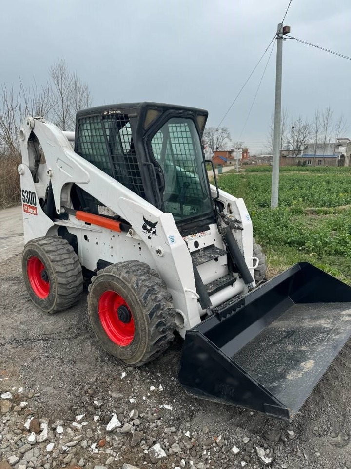 Bobcat S 300 - Minicargadora: foto 2 Bobcat S 300 - Minicargadora: foto 2