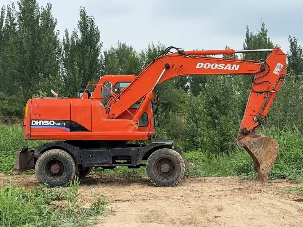 Doosan DH 150 W-7 - Excavadora de ruedas: foto 2 Doosan DH 150 W-7 - Excavadora de ruedas: foto 2