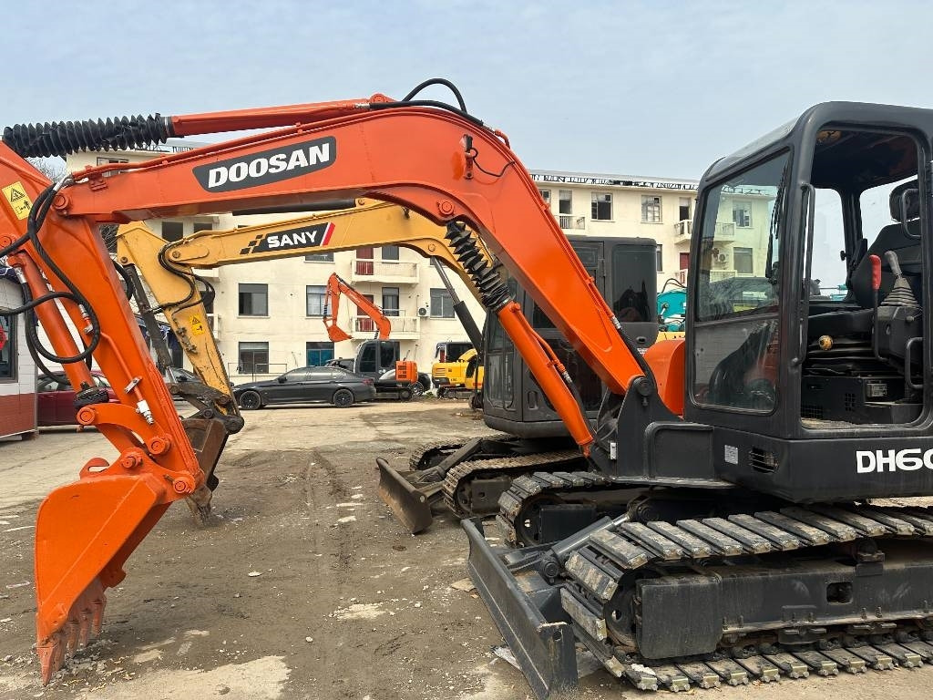 Doosan DH 60-7 - Excavadora de cadenas: foto 2 Doosan DH 60-7 - Excavadora de cadenas: foto 2