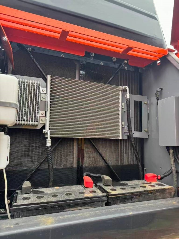 Hitachi ZX 200  - Excavadora de cadenas: foto 3 Hitachi ZX 200  - Excavadora de cadenas: foto 3