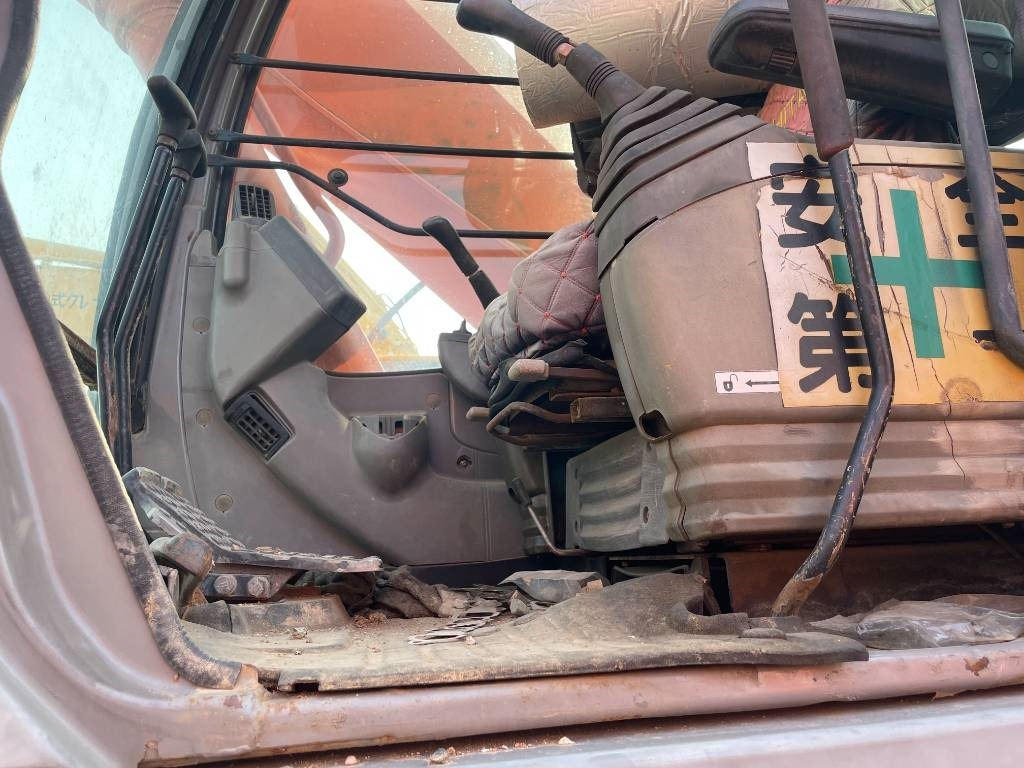 Excavadora de cadenas Hitachi ZX 270: foto 8