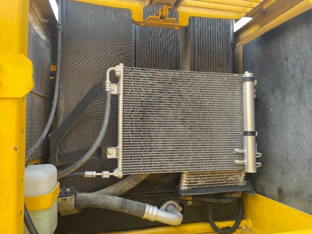 Komatsu PC 200  - Excavadora de cadenas: foto 5 Komatsu PC 200  - Excavadora de cadenas: foto 5