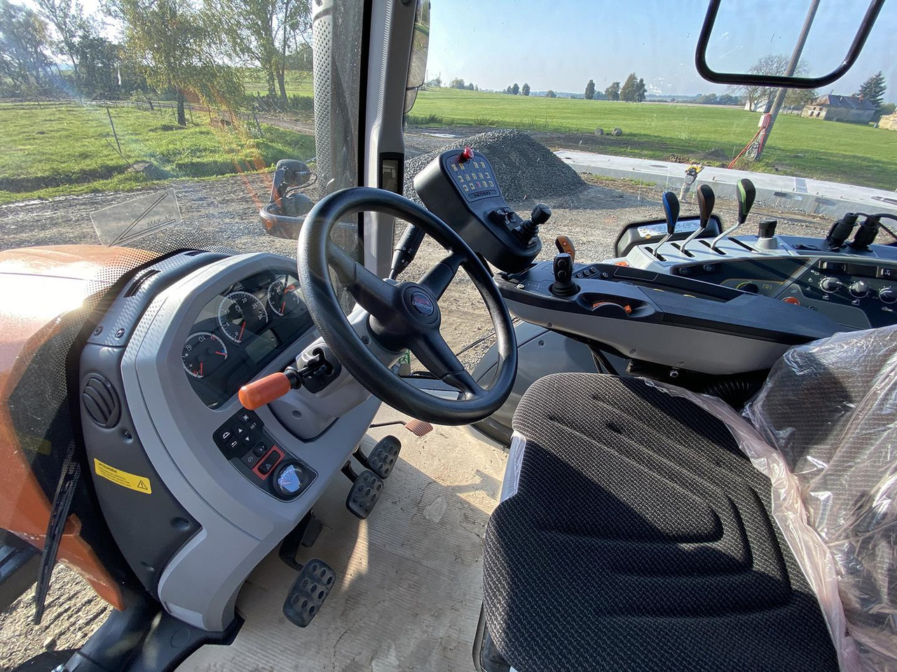 Tractor Valtra N, 49 AWI, 134: foto 10
