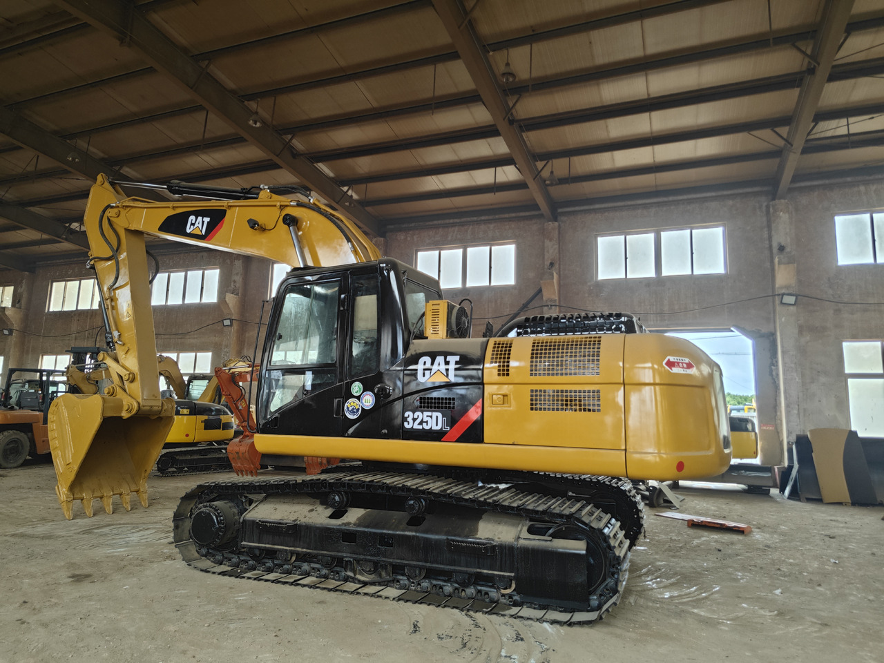 CATERPILLAR 325D Used cat 325 excavator cheap sale - Excavadora de cadenas: foto 1 CATERPILLAR 325D Used cat 325 excavator cheap sale - Excavadora de cadenas: foto 1