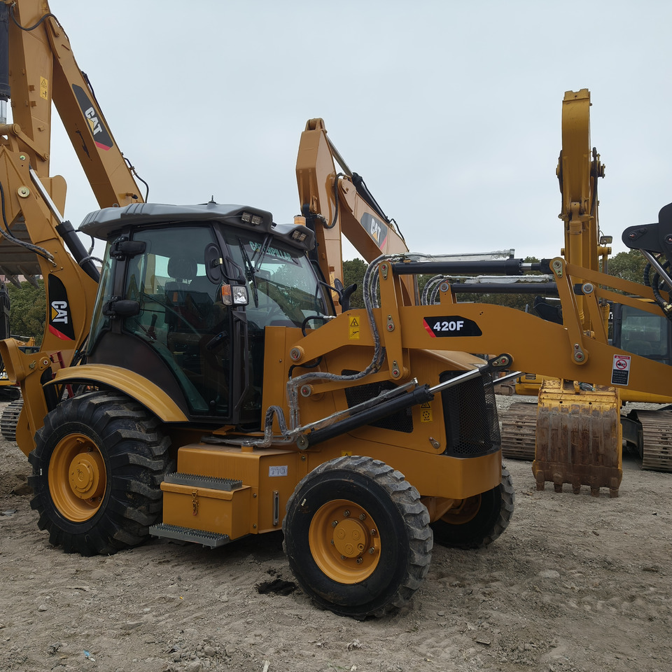 CATERPILLAR 420F - Retroexcavadora: foto 1 CATERPILLAR 420F - Retroexcavadora: foto 1