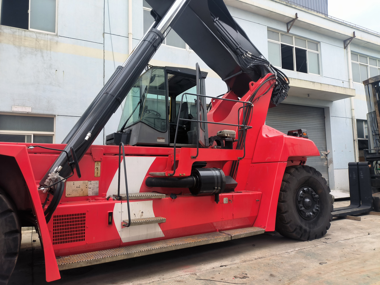 Kalmar DRF450 Used Reach stacker/Container forklift - Reach stacker: foto 3 Kalmar DRF450 Used Reach stacker/Container forklift - Reach stacker: foto 3