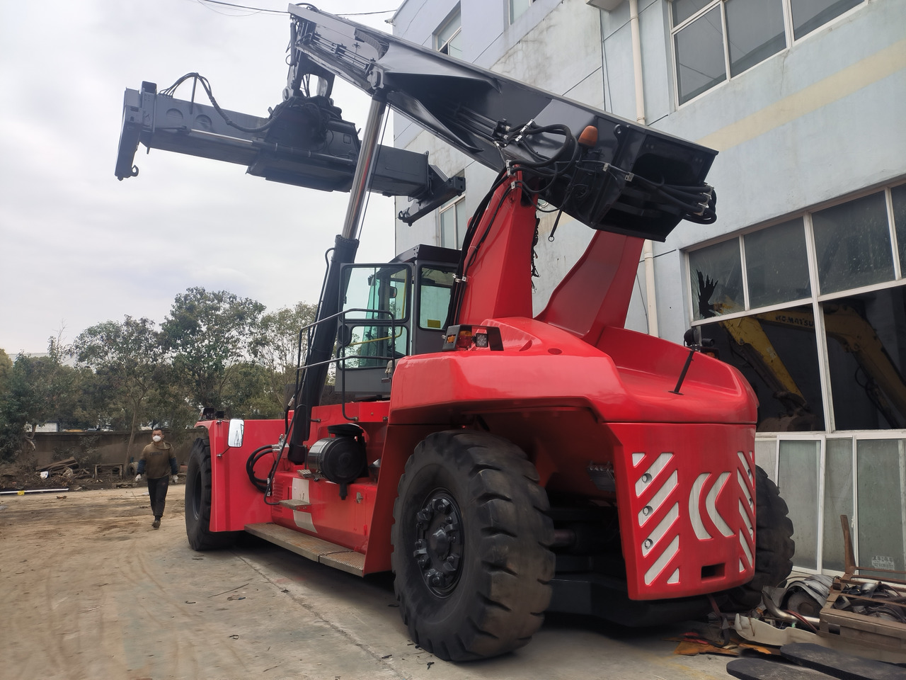 Kalmar DRF450 Used Reach stacker/Container forklift - Reach stacker: foto 1 Kalmar DRF450 Used Reach stacker/Container forklift - Reach stacker: foto 1