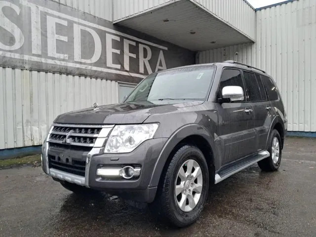 Mitsubishi Pajero GLS 3.5 - V6 , 4x4 , 7 Pers., Full Option - Coche: foto 1 Mitsubishi Pajero GLS 3.5 - V6 , 4x4 , 7 Pers., Full Option - Coche: foto 1
