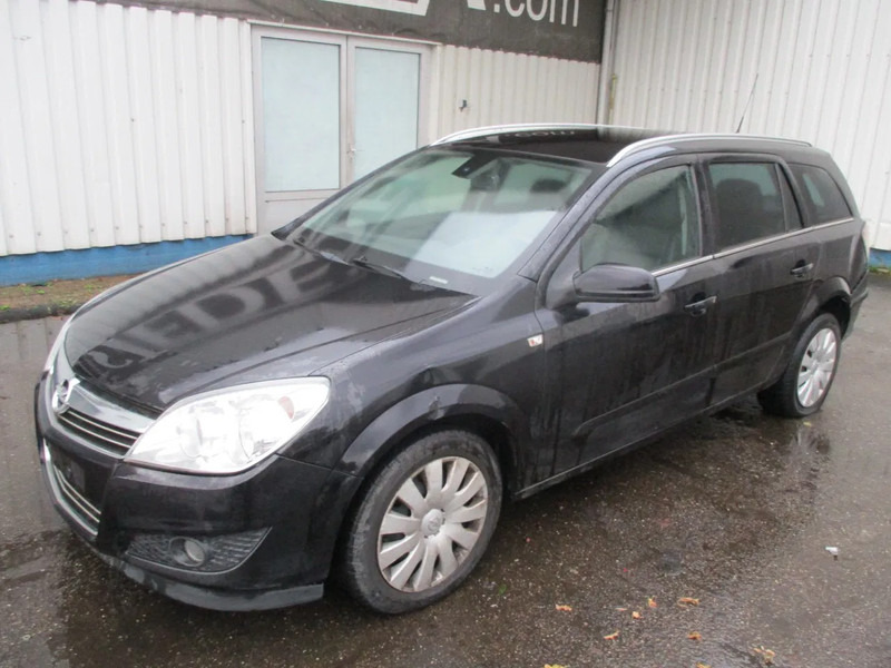 Opel Astra 1.7 CDTI , NOT RUNNING , Navi , Airco , lederen bekleding - Coche: foto 1 Opel Astra 1.7 CDTI , NOT RUNNING , Navi , Airco , lederen bekleding - Coche: foto 1