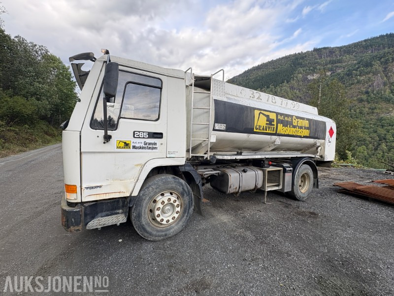 1996 Volvo FL 7 285 - Registrert på sorte skilt - Camión cisterna: foto 1 1996 Volvo FL 7 285 - Registrert på sorte skilt - Camión cisterna: foto 1