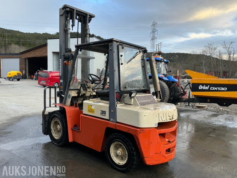 1998 Nissan 35 - Modell WF03A33U - Diesel - Motvektstruck - Plataforma elevadora: foto 3 1998 Nissan 35 - Modell WF03A33U - Diesel - Motvektstruck - Plataforma elevadora: foto 3