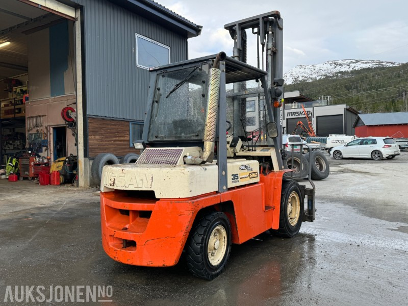 1998 Nissan 35 - Modell WF03A33U - Diesel - Motvektstruck - Plataforma elevadora: foto 4 1998 Nissan 35 - Modell WF03A33U - Diesel - Motvektstruck - Plataforma elevadora: foto 4