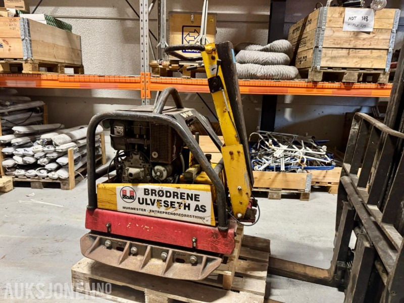 2000 Dynapac LG 500 vibroplate - Equipo de construcción: foto 4 2000 Dynapac LG 500 vibroplate - Equipo de construcción: foto 4