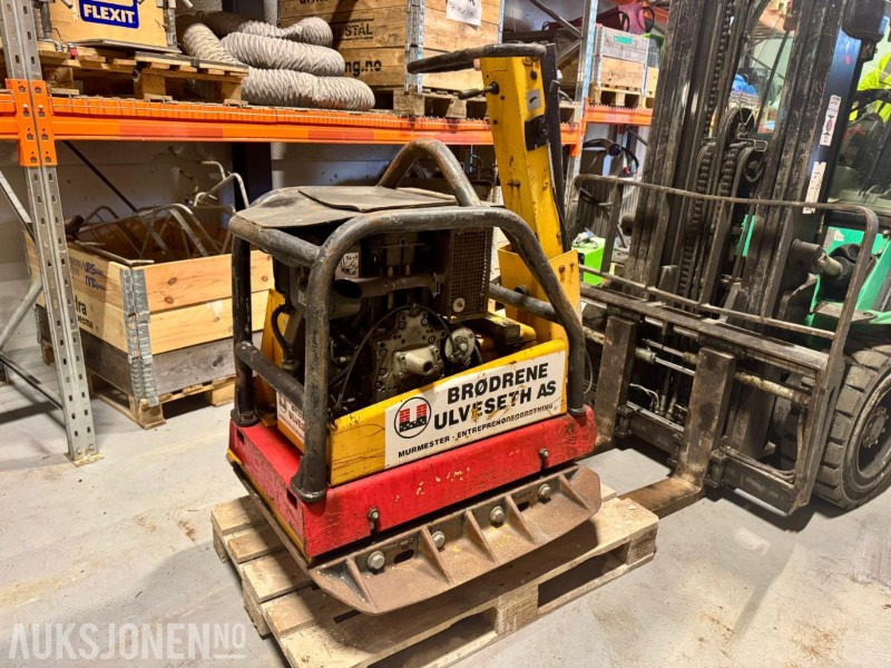 2000 Dynapac LG 500 vibroplate - Equipo de construcción: foto 3 2000 Dynapac LG 500 vibroplate - Equipo de construcción: foto 3