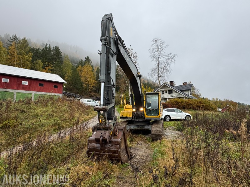 2001 Volvo EC240NLC Beltegraver - Gravemaskin - Excavadora: foto 2 2001 Volvo EC240NLC Beltegraver - Gravemaskin - Excavadora: foto 2