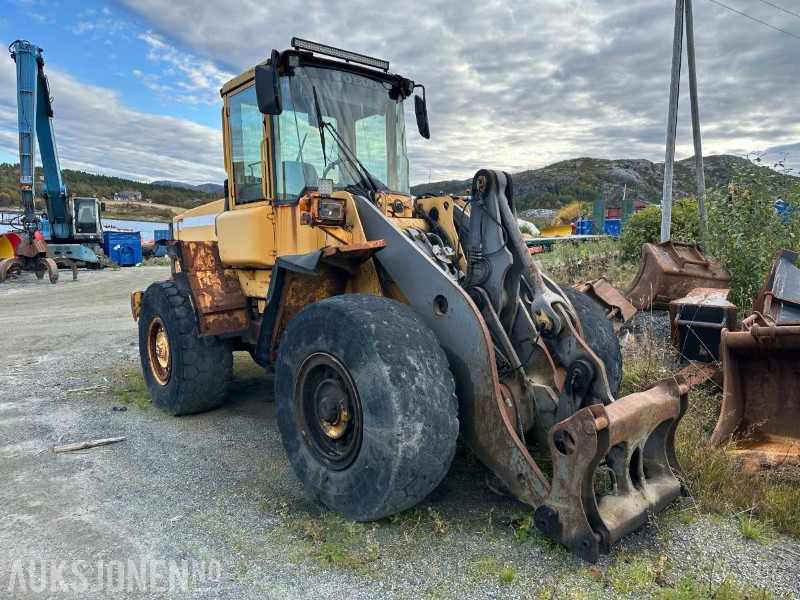 2002 Volvo L90D hjullaster – 17 tonn // Helgummihjul // Sentralsmøring - Cargadora de ruedas: foto 2 2002 Volvo L90D hjullaster – 17 tonn // Helgummihjul // Sentralsmøring - Cargadora de ruedas: foto 2