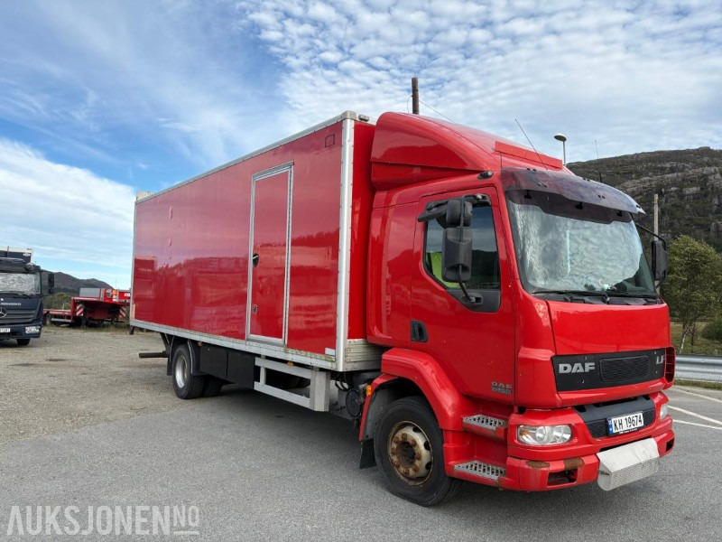 2003 DAF LF - Camión caja cerrada: foto 4 2003 DAF LF - Camión caja cerrada: foto 4