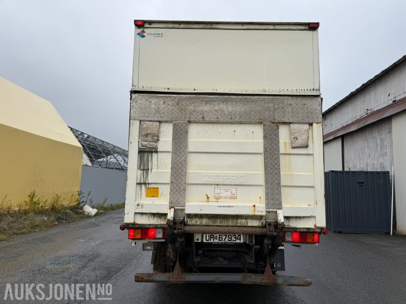 2003 Mercedes-Benz 1831L/60 4X2 - Camión caja cerrada: foto 5 2003 Mercedes-Benz 1831L/60 4X2 - Camión caja cerrada: foto 5