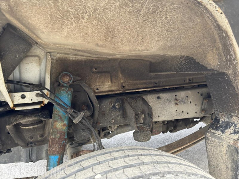 2005 Mercedes-Benz 815Da/37-Vn 4X4 linjebil med kran og masse utstyr - Camión grúa: foto 5 2005 Mercedes-Benz 815Da/37-Vn 4X4 linjebil med kran og masse utstyr - Camión grúa: foto 5