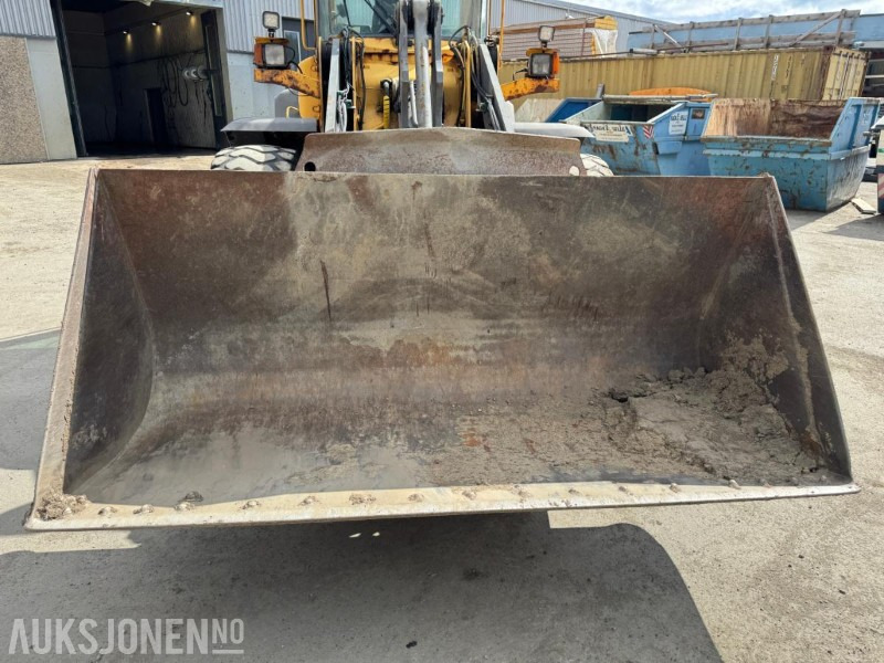 2006 Volvo L70E med skuffe - Cargadora de ruedas: foto 3 2006 Volvo L70E med skuffe - Cargadora de ruedas: foto 3