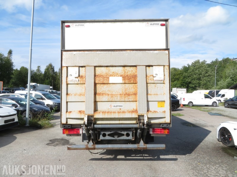 2007 Mercedes-Benz 818L/42AT kjølebil m/ Carrier Xarios 500 og Zepro lift - Camión caja cerrada: foto 5 2007 Mercedes-Benz 818L/42AT kjølebil m/ Carrier Xarios 500 og Zepro lift - Camión caja cerrada: foto 5