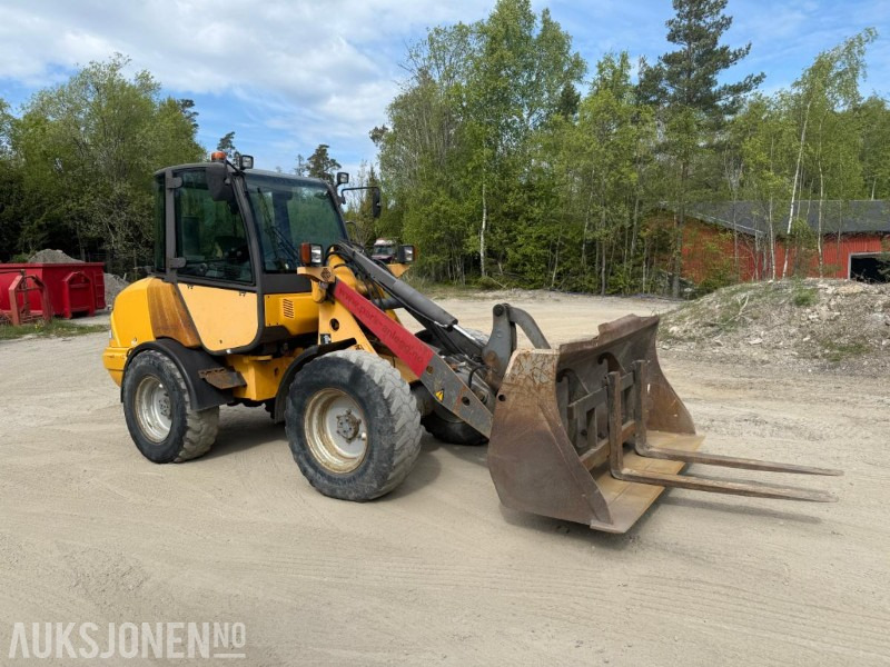 2007 Volvo L25B HJULLASTER SKUFF PALLEGAFFEL 7141TIMER. - Cargadora de ruedas: foto 2 2007 Volvo L25B HJULLASTER SKUFF PALLEGAFFEL 7141TIMER. - Cargadora de ruedas: foto 2