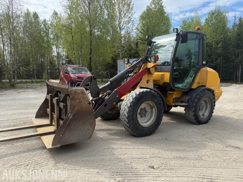 2007 Volvo L25B HJULLASTER SKUFF PALLEGAFFEL 7141TIMER. - Cargadora de ruedas: foto 1 2007 Volvo L25B HJULLASTER SKUFF PALLEGAFFEL 7141TIMER. - Cargadora de ruedas: foto 1