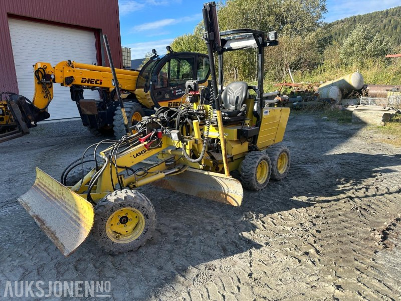2008 Laser Grader Høvel med maskinstyring og laser - Equipo de construcción: foto 1 2008 Laser Grader Høvel med maskinstyring og laser - Equipo de construcción: foto 1