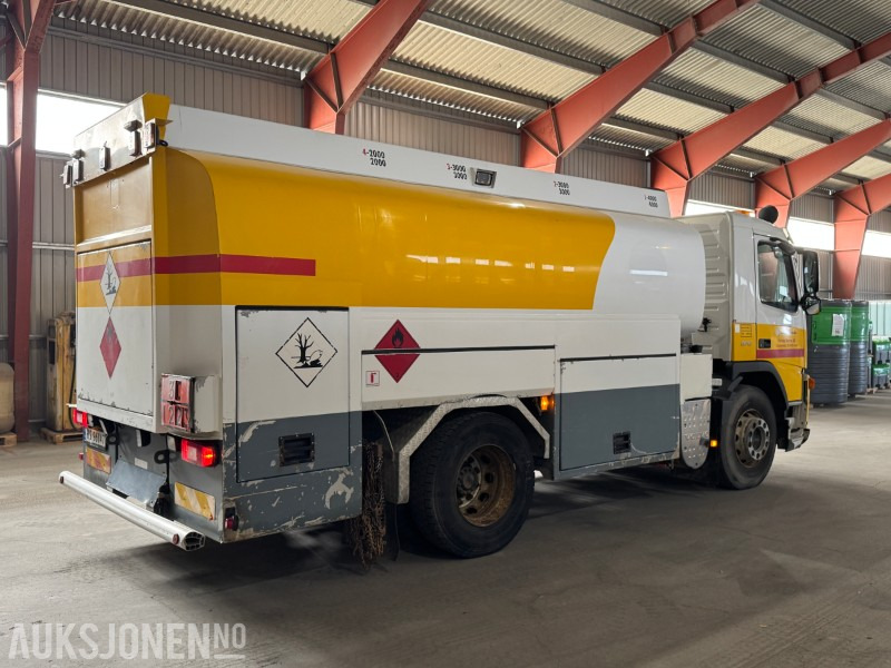 2010 Volvo FM 370 tankbil med 12000 liters tank - Camión cisterna: foto 5 2010 Volvo FM 370 tankbil med 12000 liters tank - Camión cisterna: foto 5