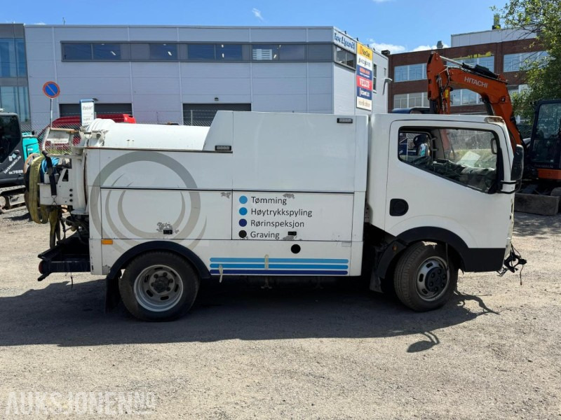 2011 Nissan Cabstar Combi | spyle og sugebil | Speck Rioned | rep.objekt - Camión cisterna: foto 4 2011 Nissan Cabstar Combi | spyle og sugebil | Speck Rioned | rep.objekt - Camión cisterna: foto 4