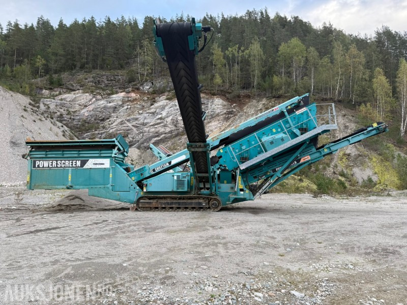 2011 Powerscreen Chieftain 1700 – 2011 modell - 4 Fraksjoner – kun 450 timer - Cribadora: foto 2 2011 Powerscreen Chieftain 1700 – 2011 modell - 4 Fraksjoner – kun 450 timer - Cribadora: foto 2