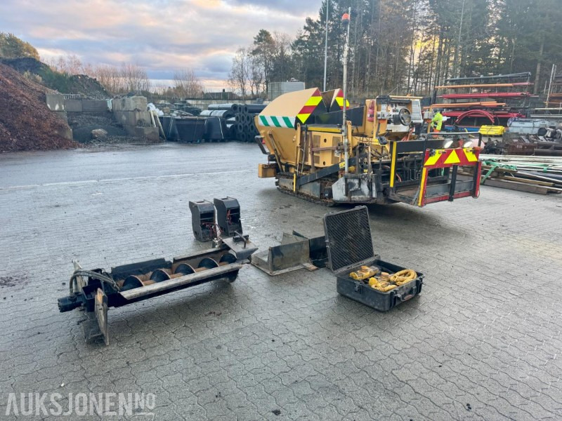 2012 Cat AP255E Beltegående Asfaltutlegger - Timer: 2464 - Equipo de construcción: foto 4 2012 Cat AP255E Beltegående Asfaltutlegger - Timer: 2464 - Equipo de construcción: foto 4