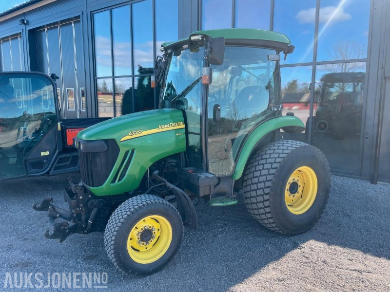 2012 John Deere 4720 traktor / 3.892 timer / Bakrutepusser / - Tractor: foto 1 2012 John Deere 4720 traktor / 3.892 timer / Bakrutepusser / - Tractor: foto 1