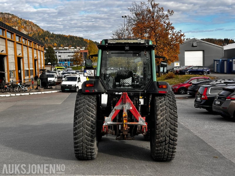 2012 Valtra 8670 med Ålö Valtra 35 Euro/SMS 3rd ESD frontlaster - Tractor: foto 4 2012 Valtra 8670 med Ålö Valtra 35 Euro/SMS 3rd ESD frontlaster - Tractor: foto 4