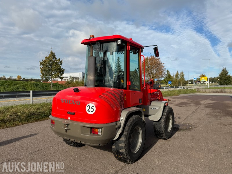 2013 Volvo L30B-Z7X Hjullaster - 6650kg - Ryggekamera - Universalskuff - Pallegafler - Cargadora de ruedas: foto 5 2013 Volvo L30B-Z7X Hjullaster - 6650kg - Ryggekamera - Universalskuff - Pallegafler - Cargadora de ruedas: foto 5