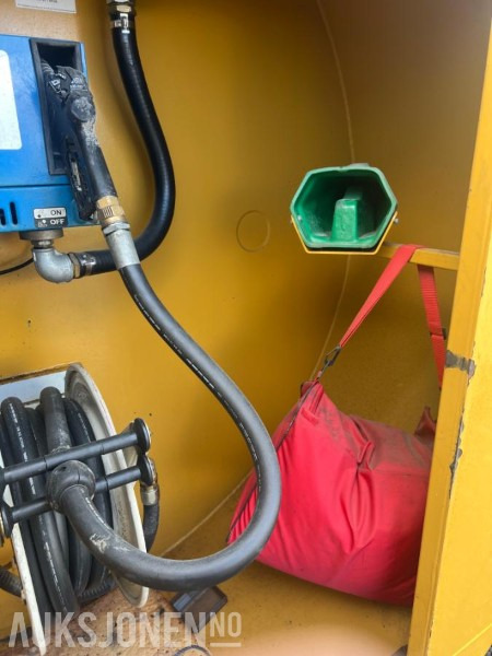2014 Fuel Proof Fuel Proof 10000 liter dobbelvegget dieseltank - Equipo de construcción: foto 5 2014 Fuel Proof Fuel Proof 10000 liter dobbelvegget dieseltank - Equipo de construcción: foto 5