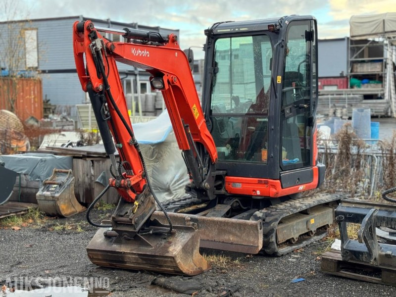 2015 Kubota U27-4 minigraver med skuffe / 1611 timer - Miniexcavadora: foto 1 2015 Kubota U27-4 minigraver med skuffe / 1611 timer - Miniexcavadora: foto 1