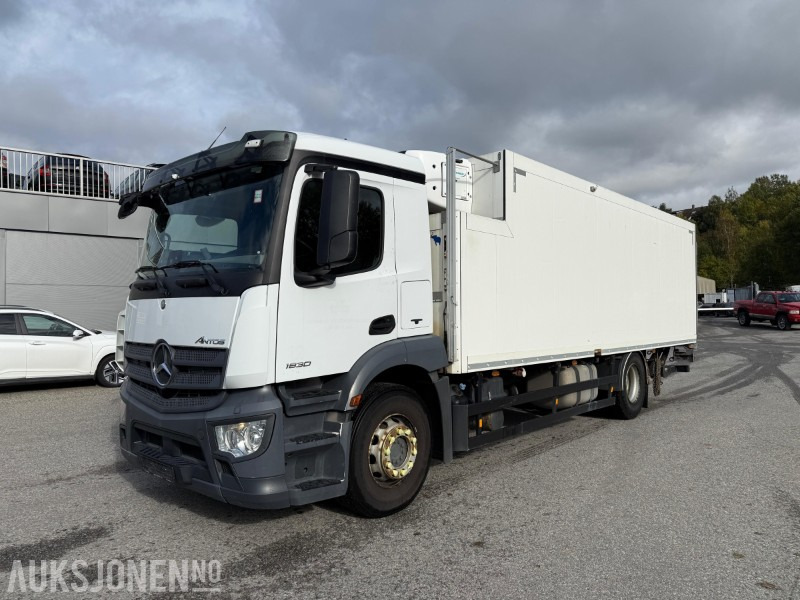 2015 Mercedes-Benz ANTOS 1830 skapbil, baklem, kjøling, fjernkontroll, ryggekamera, 360, lav KM - Camión caja cerrada: foto 1 2015 Mercedes-Benz ANTOS 1830 skapbil, baklem, kjøling, fjernkontroll, ryggekamera, 360, lav KM - Camión caja cerrada: foto 1