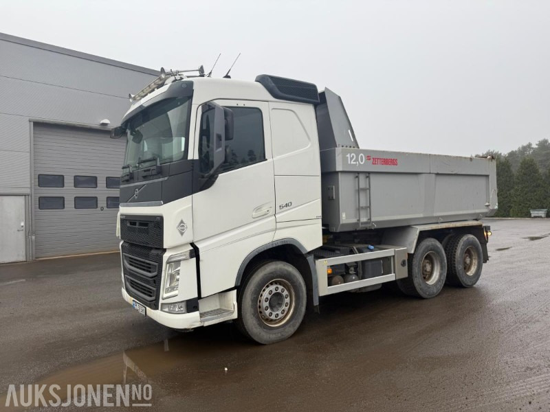 2015 VOLVO FH540 6X4 Euro6 TIPPBIL SERVICEHISTORIKK ZETTERBERG PÅBYGG. - Camión volquete: foto 3 2015 VOLVO FH540 6X4 Euro6 TIPPBIL SERVICEHISTORIKK ZETTERBERG PÅBYGG. - Camión volquete: foto 3