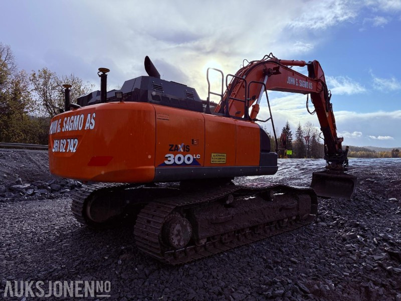 2016 Hitachi ZX300LC-6 Beltegraver - Sentralsmøring, GPS, Tilt og 2 skuffer - Excavadora: foto 3 2016 Hitachi ZX300LC-6 Beltegraver - Sentralsmøring, GPS, Tilt og 2 skuffer - Excavadora: foto 3