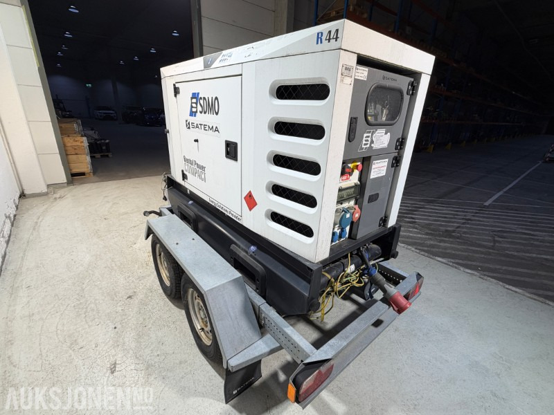 2017 SATEMA SDMO R44C3 40kVA 400V tilhengermontert strømaggregat - Equipo de construcción: foto 2 2017 SATEMA SDMO R44C3 40kVA 400V tilhengermontert strømaggregat - Equipo de construcción: foto 2