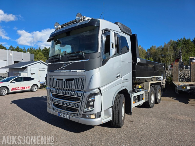 2017 Volvo FH16 tippbil med tipphenger + Maur bilpåbygg trippelkjerre - EURO6 - Nylig EU godkjent - Camión volquete: foto 1 2017 Volvo FH16 tippbil med tipphenger + Maur bilpåbygg trippelkjerre - EURO6 - Nylig EU godkjent - Camión volquete: foto 1