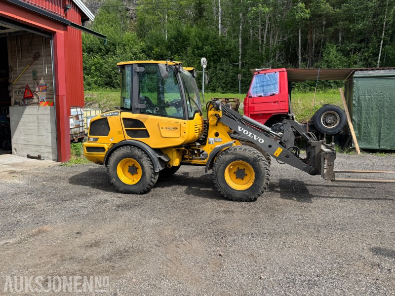 2017 Volvo L25 H S Hjullaster - 4 funksjon - Pallegafler og 2 skuffer - Cargadora de ruedas: foto 5 2017 Volvo L25 H S Hjullaster - 4 funksjon - Pallegafler og 2 skuffer - Cargadora de ruedas: foto 5