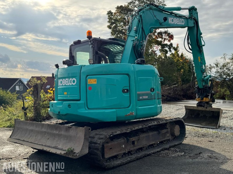2018 Kobelco SK75SR-3E gravemaskin med 2 skuffer / Tiltrotator - Excavadora: foto 5 2018 Kobelco SK75SR-3E gravemaskin med 2 skuffer / Tiltrotator - Excavadora: foto 5