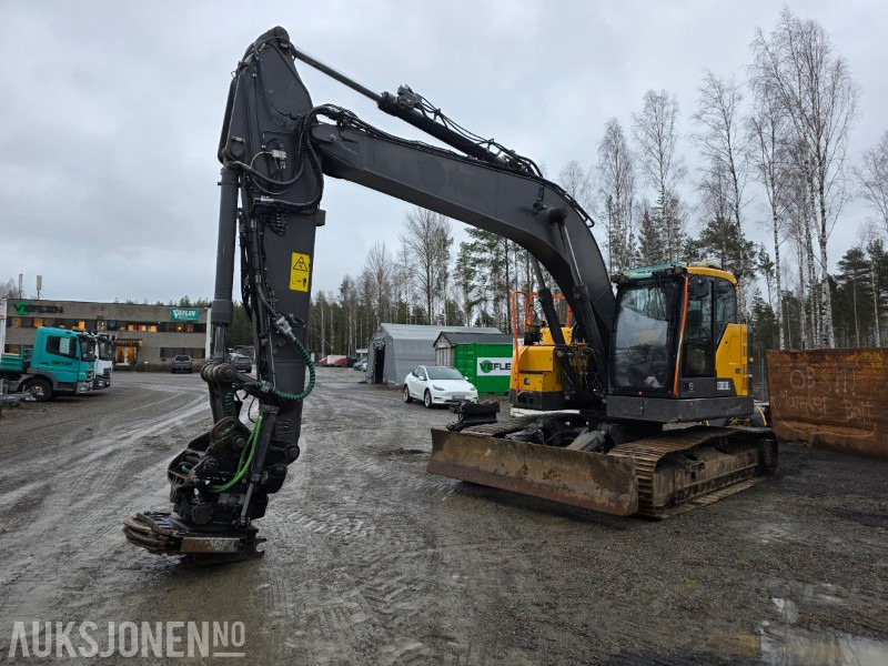 2018 Volvo ECR235EL 27 T gravemaskin rototilt med grip 7876 Timer - Excavadora: foto 1 2018 Volvo ECR235EL 27 T gravemaskin rototilt med grip 7876 Timer - Excavadora: foto 1