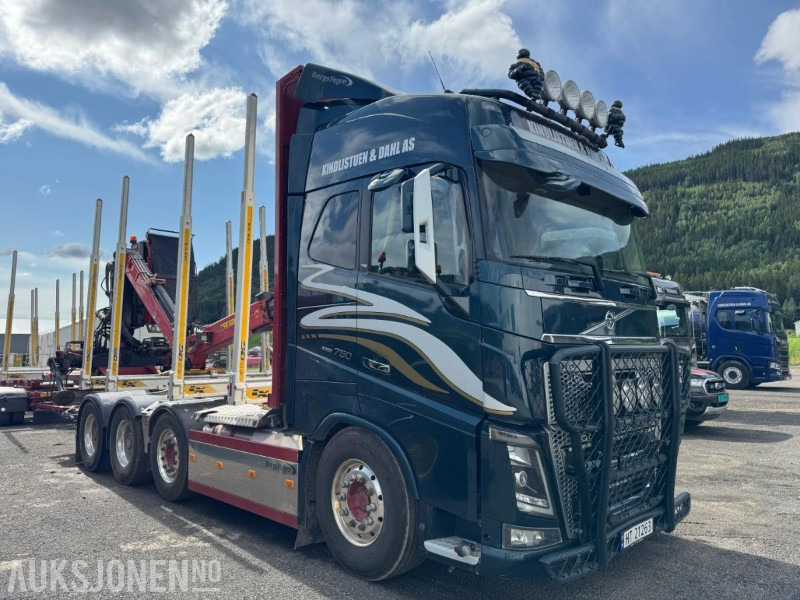 2018 Volvo FH16 8X4 Euro6 komplett tømmerbil med kran og henger. - Camión forestal: foto 4 2018 Volvo FH16 8X4 Euro6 komplett tømmerbil med kran og henger. - Camión forestal: foto 4