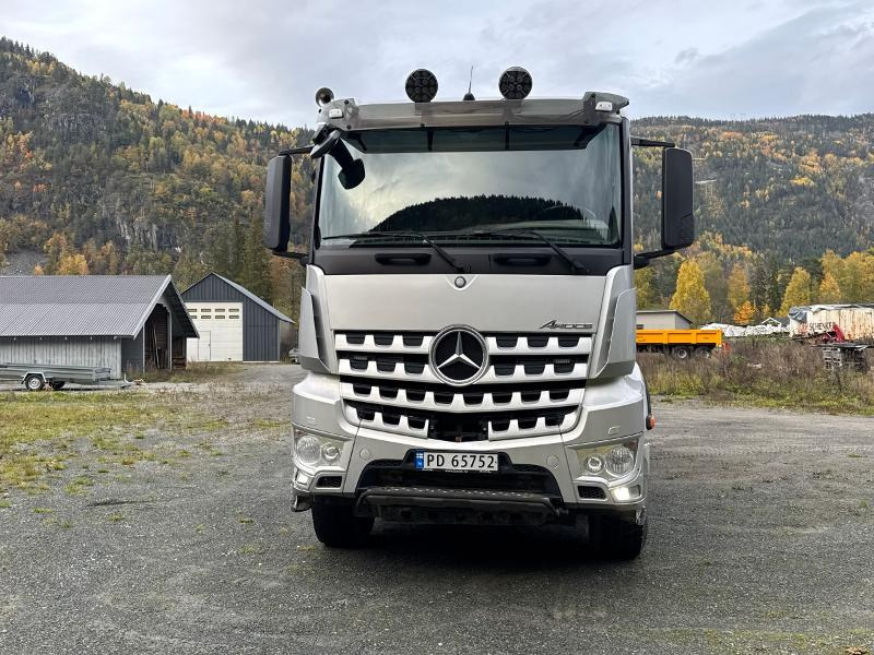 2019 Mercedes-Benz Arocs 3258K 8x4 tippbil - Camión volquete: foto 2 2019 Mercedes-Benz Arocs 3258K 8x4 tippbil - Camión volquete: foto 2